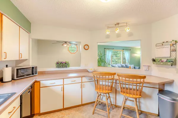 864 Bradley DR, Hudson, WI 54016