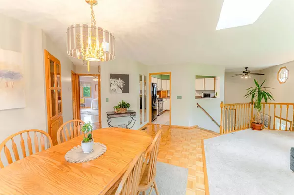 864 Bradley DR, Hudson, WI 54016