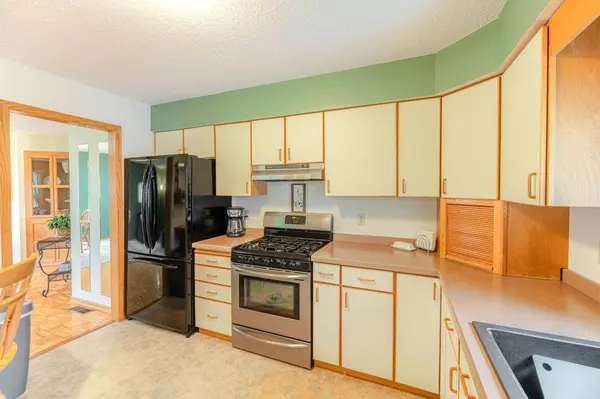 864 Bradley DR, Hudson, WI 54016