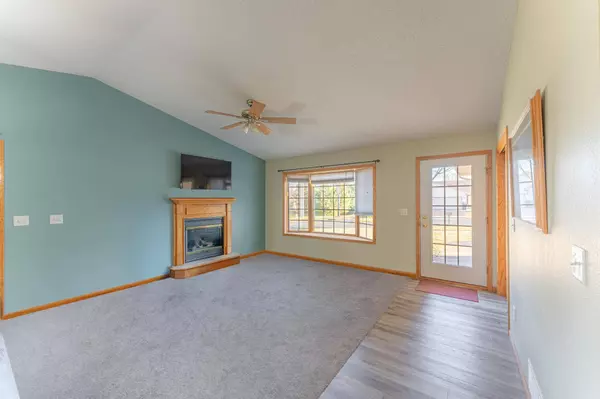 1677 Rodao DR, River Falls, WI 54022