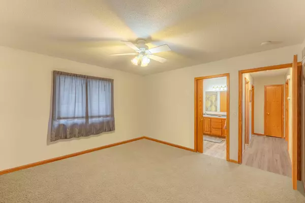 1677 Rodao DR, River Falls, WI 54022