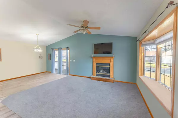 1677 Rodao DR, River Falls, WI 54022