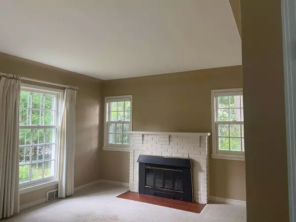 145 Hickory ST, Mahtomedi, MN 55115