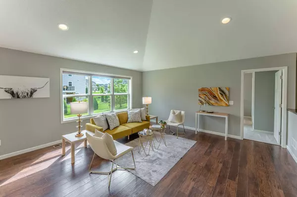 9125 Compass Pointe RD, Woodbury, MN 55129