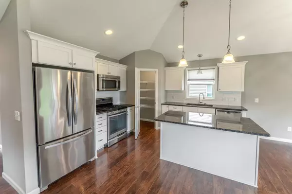 9125 Compass Pointe RD, Woodbury, MN 55129