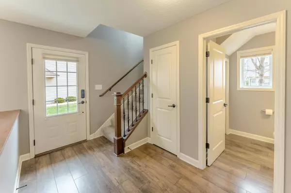 9872 5th Street LN N, Lake Elmo, MN 55042