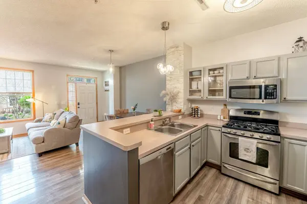 1586 Woodlynn AVE #2, Saint Paul, MN 55109