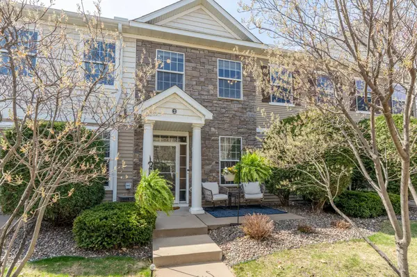 1586 Woodlynn AVE #2, Saint Paul, MN 55109