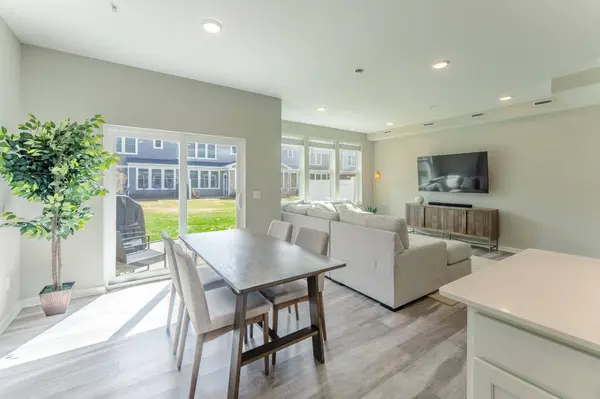 4303 123rd AVE NE #E, Minneapolis, MN 55449