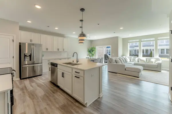 4303 123rd AVE NE #E, Minneapolis, MN 55449