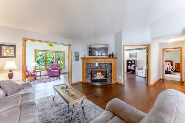 3022 Highpointe Curve, Saint Paul, MN 55113