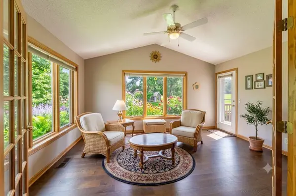 3022 Highpointe Curve, Saint Paul, MN 55113