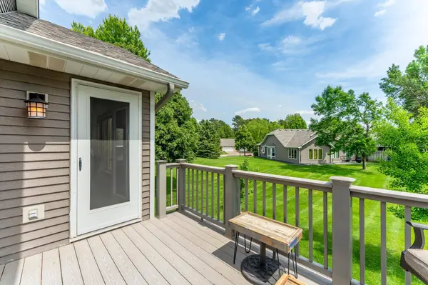 3022 Highpointe Curve, Saint Paul, MN 55113
