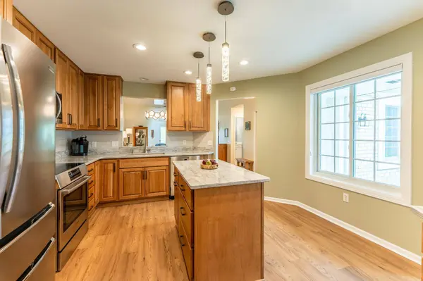 737 Markgrafs Lake Draw, Saint Paul, MN 55129