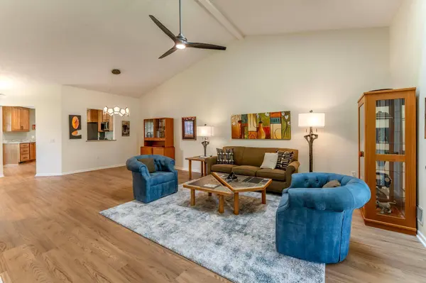 737 Markgrafs Lake Draw, Saint Paul, MN 55129