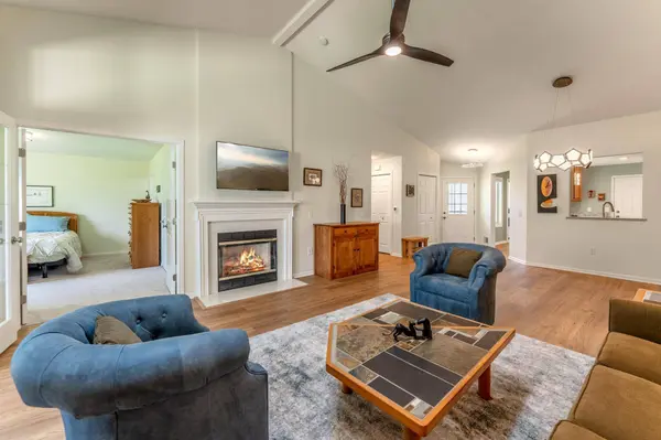737 Markgrafs Lake Draw, Saint Paul, MN 55129