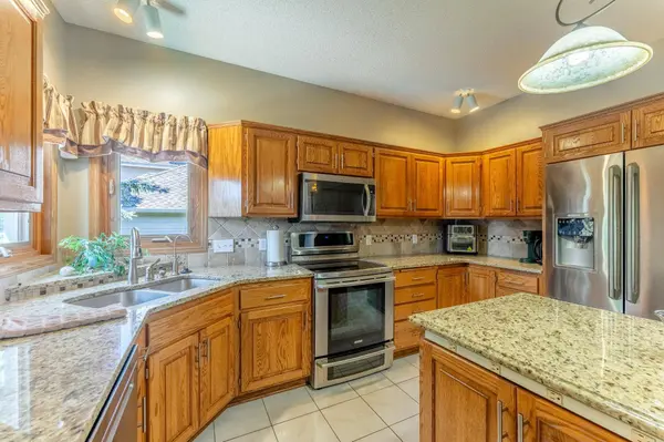 1199 Ashley LN, Saint Paul, MN 55115