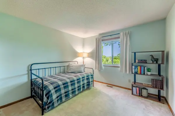 14020 44th PL N #2, Plymouth, MN 55446