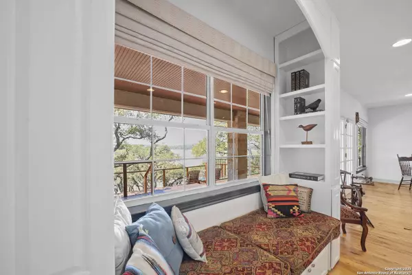 1025 Blue Water, Canyon Lake, TX 78133