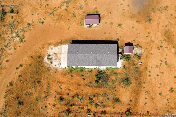 1978 CR 332, Charlotte, TX 78011