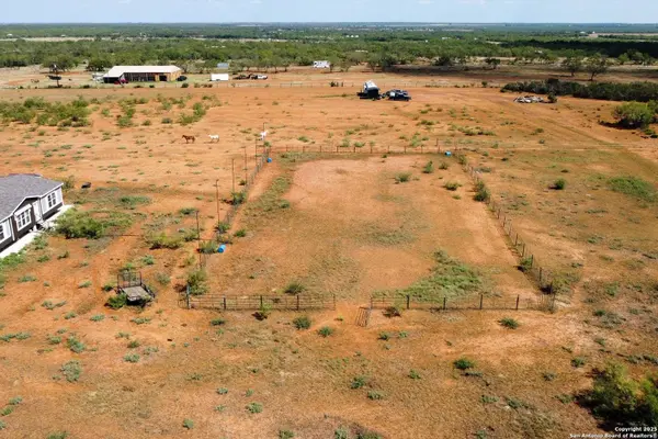 1978 CR 332, Charlotte, TX 78011