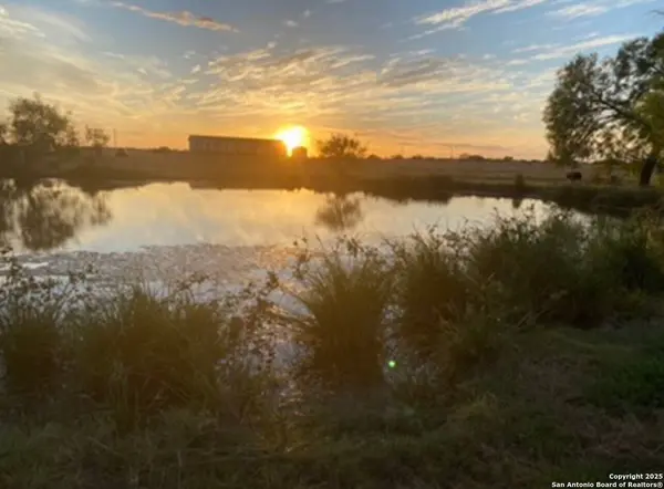 1978 CR 332, Charlotte, TX 78011