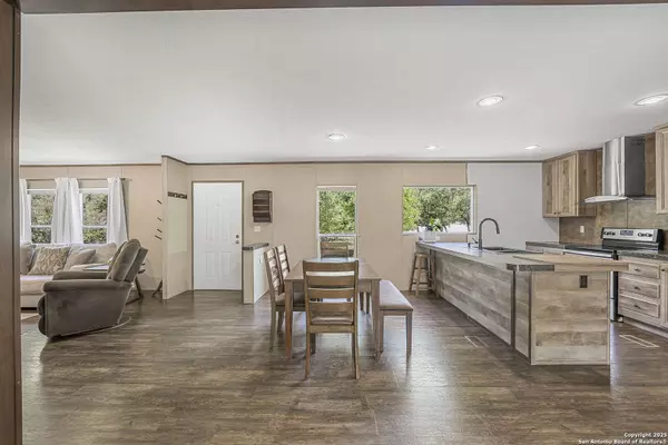 1332 Sorrel Creek, Canyon Lake, TX 78133