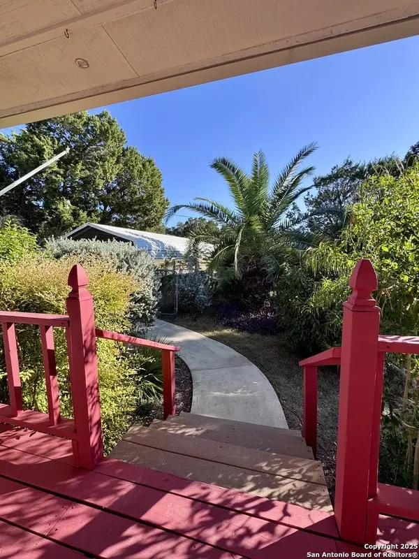 745 Trail Crest, Canyon Lake, TX 78133