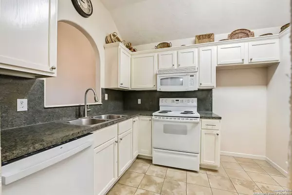 1150 Green Hill, Canyon Lake, TX 78133