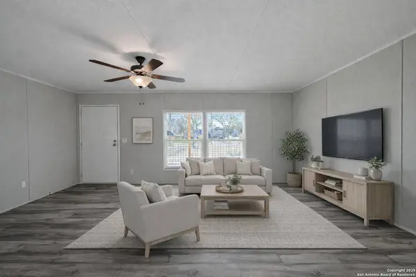 563 Oak Trail, Canyon Lake, TX 78133