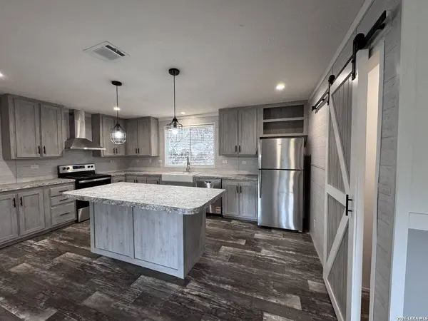 6413 Chimney Rock, Canyon Lake, TX 78133