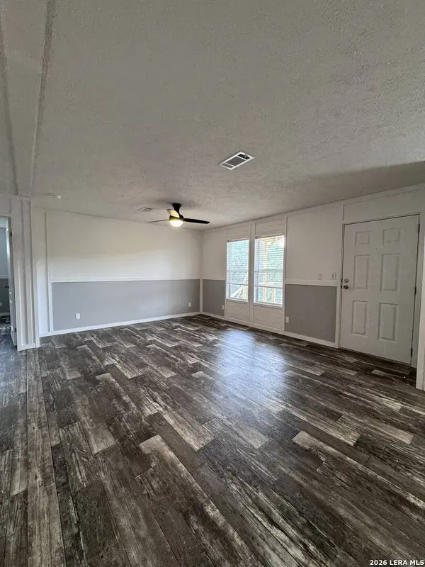 6413 Chimney Rock, Canyon Lake, TX 78133