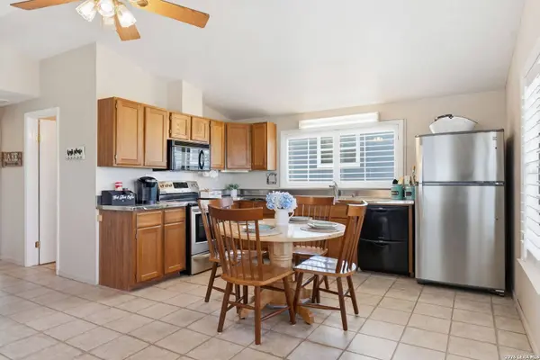 2681 Lakeview Dr, Canyon Lake, TX 78133