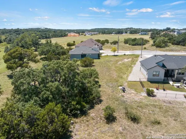 113 manuel herrera, Blanco, TX 78606