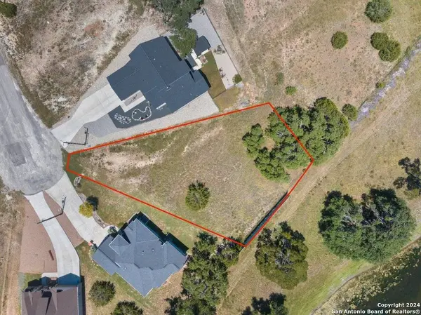 113 manuel herrera, Blanco, TX 78606