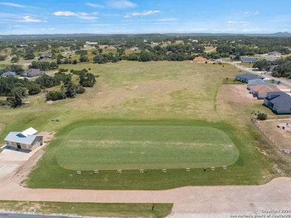 113 manuel herrera, Blanco, TX 78606