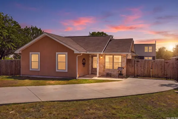 2046 BLUERIDGE DR, Canyon Lake, TX 78133