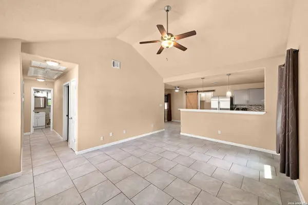 2046 BLUERIDGE DR, Canyon Lake, TX 78133