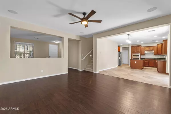 5123 W SADDLEHORN Road, Phoenix, AZ 85083