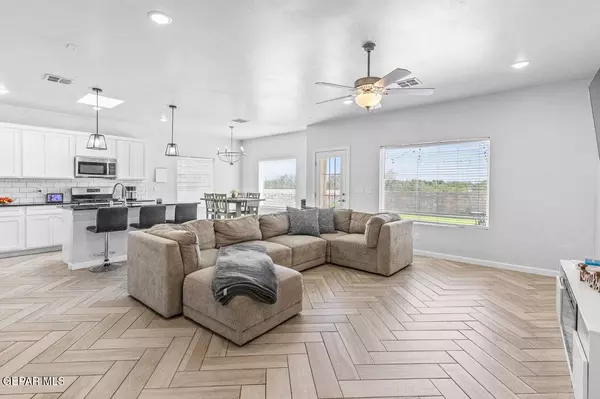 188 Flor Cama LN, Socorro, TX 79927