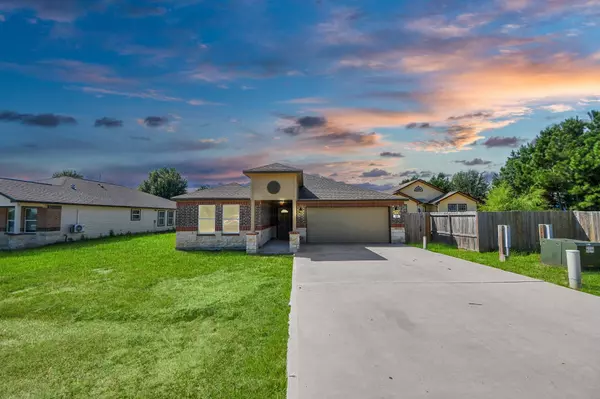 51 Road 5214, Cleveland, TX 77327