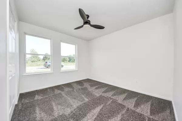 51 Road 5214, Cleveland, TX 77327