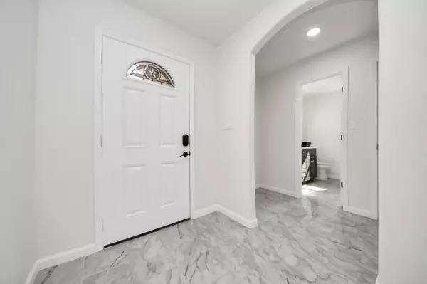 51 Road 5214, Cleveland, TX 77327