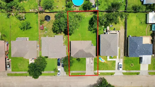 5423 Lillian ST, Baytown, TX 77521