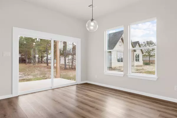 56 Road 5604, Cleveland, TX 77327