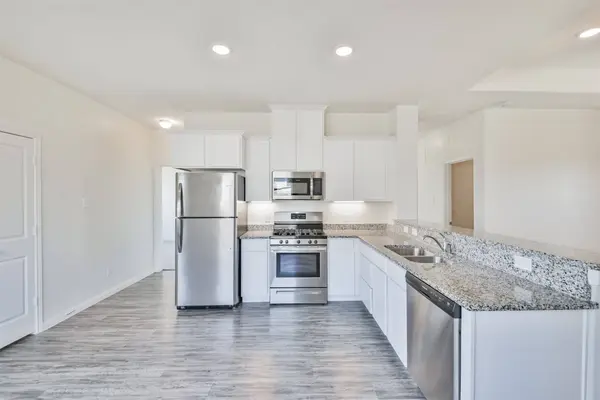 31 Road 5102, Cleveland, TX 77327