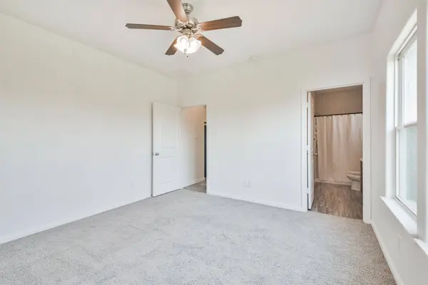 31 Road 5102, Cleveland, TX 77327