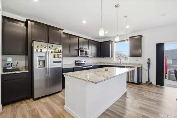 1053 High Point TRL, Elizabeth, CO 80107