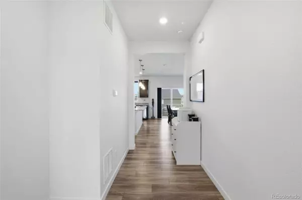 1053 High Point TRL, Elizabeth, CO 80107