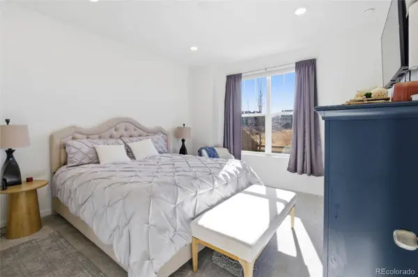 930 Thinleaf LN, Elizabeth, CO 80107